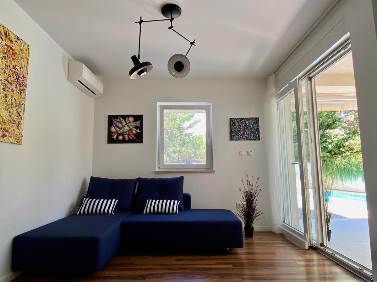 Private Pool And Mediterranean Garden Apt Mia Сило Экстерьер фото